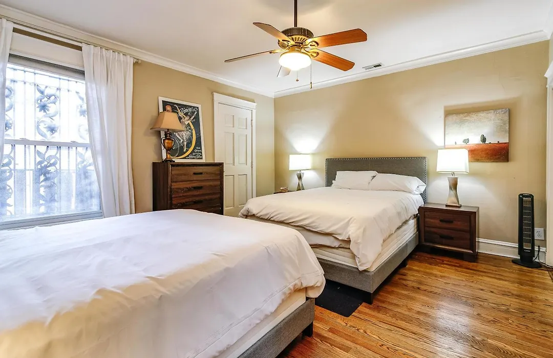 Historic And Unique Brownstone In Gold Coast - Downtown - 3-1